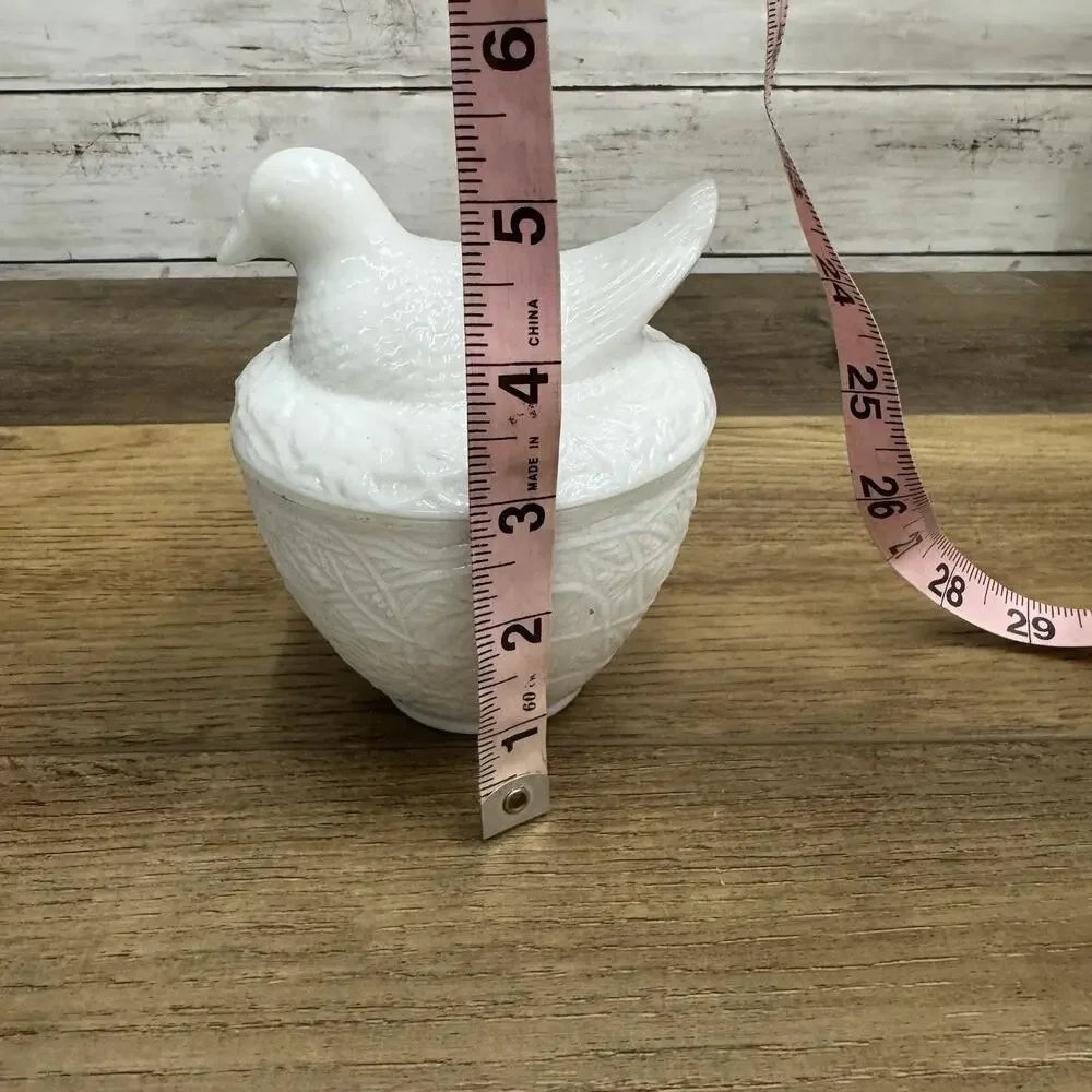 AVON - VINTAGE WHITE MILK GLASS BIRD ON A NEST WITH LID - MANY USES
